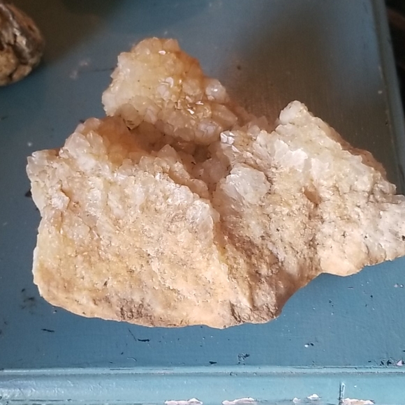 Geode crystal cluster - Picture 3 of 3